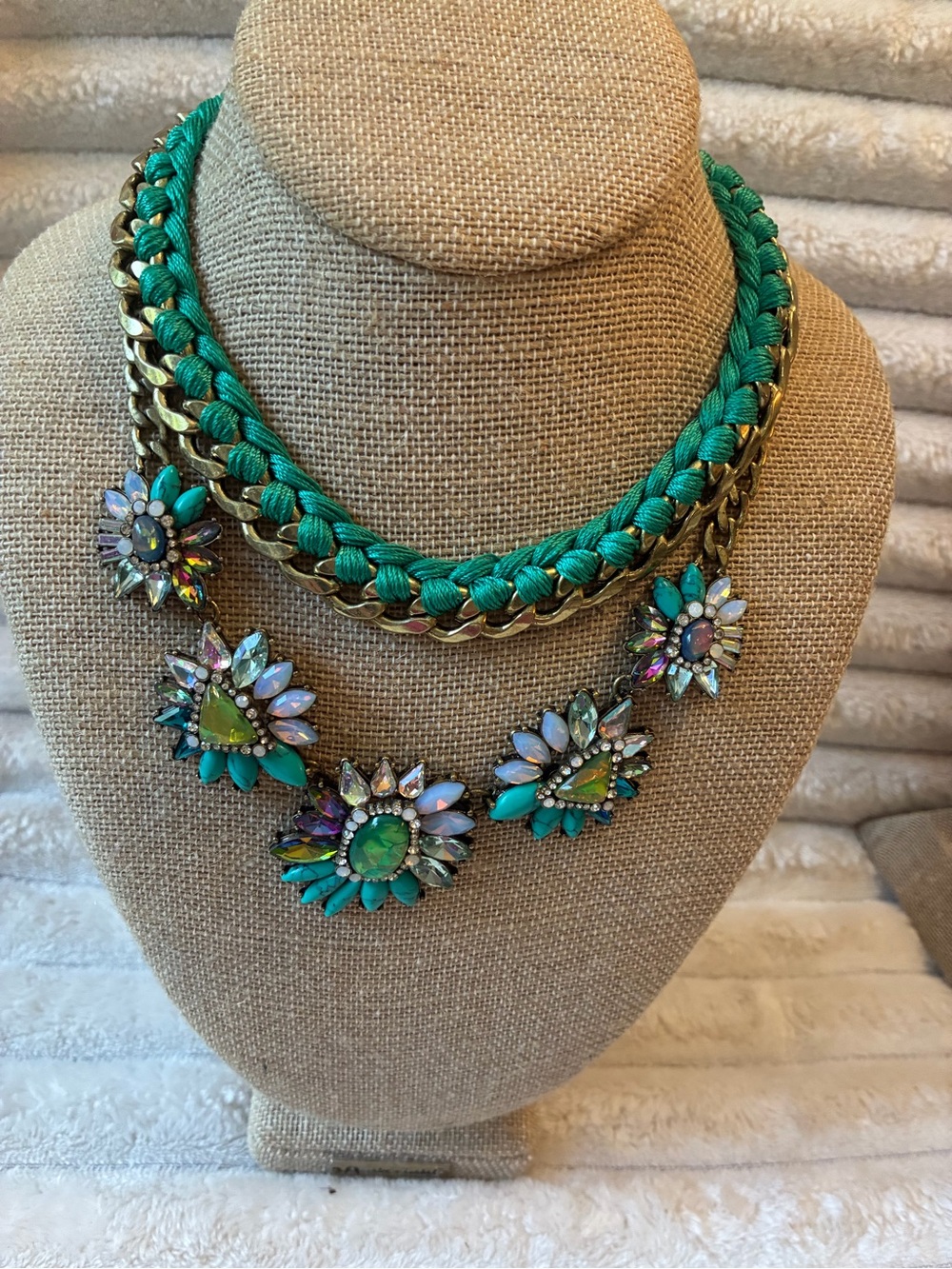 Chloe + Isabel Bora Bora Statement Necklace Retired $138 Retail